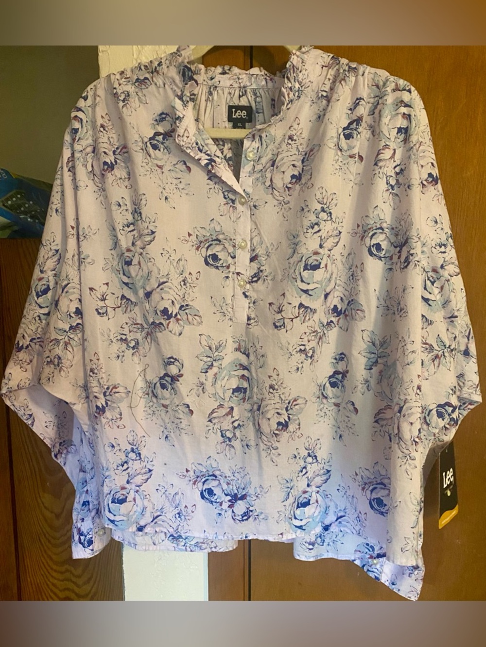 Lee 34”PTP Sz: 1X Long Sleeve Boxy Ruffle Popover Shirt Blue Floral